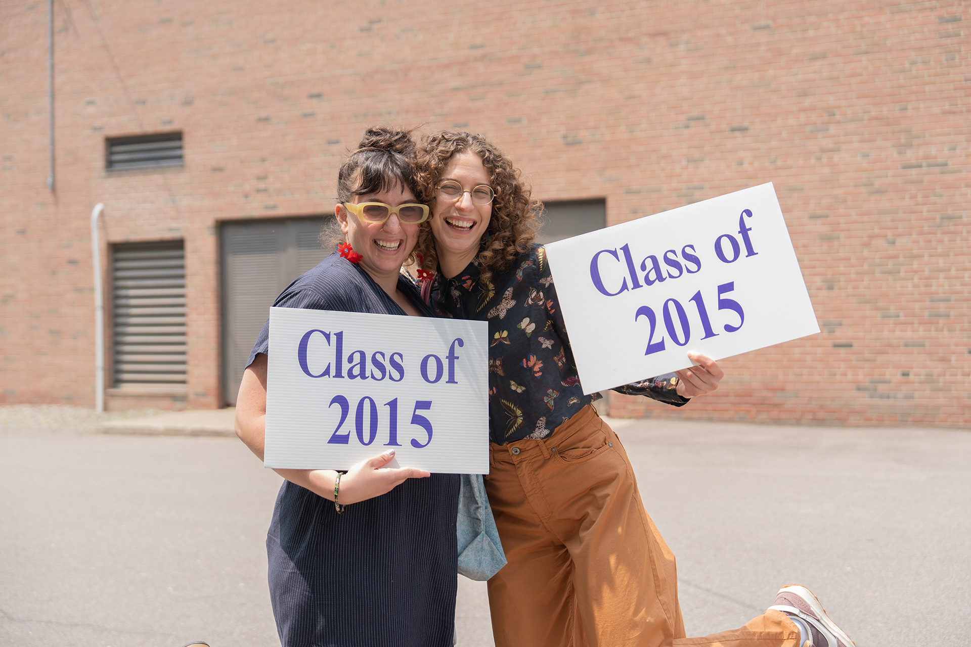 A photo of two Alfred University alumni