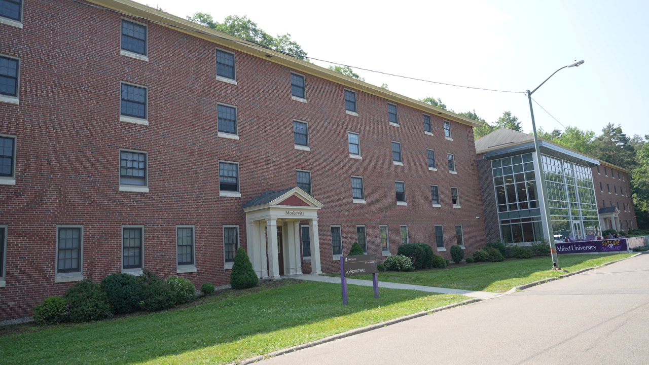 Exterrior of Moskowitz