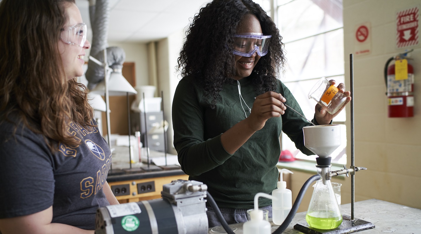 students doing chemistry experiments