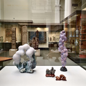 Ceramic sculpture titled Loop #3 on view in the V&A China Room.