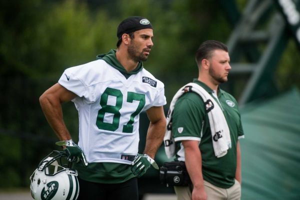Alfred alumnus Rob Minlionica on the sidelines of a New York Jets game