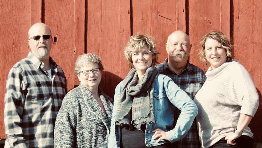 Katilyn Ormsby with her dad, mom, brother and sister