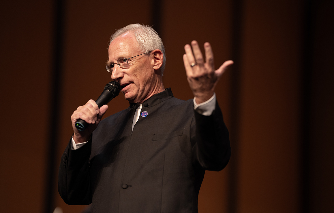 A photo of conductor Steven Thomas during the MostArts Festival