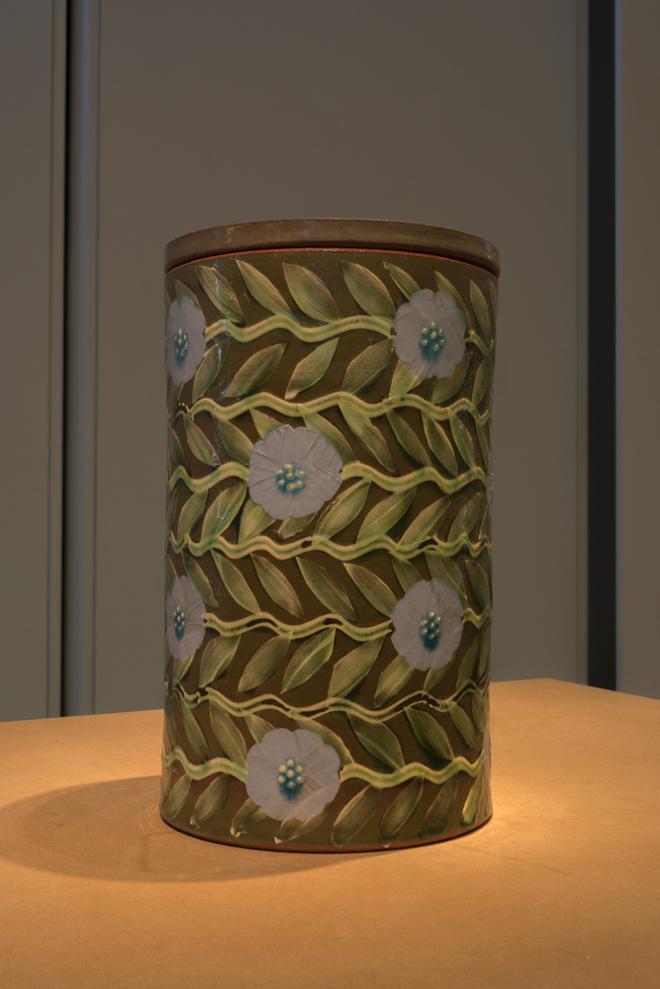 Leaves Painting on Cylinder with Cap