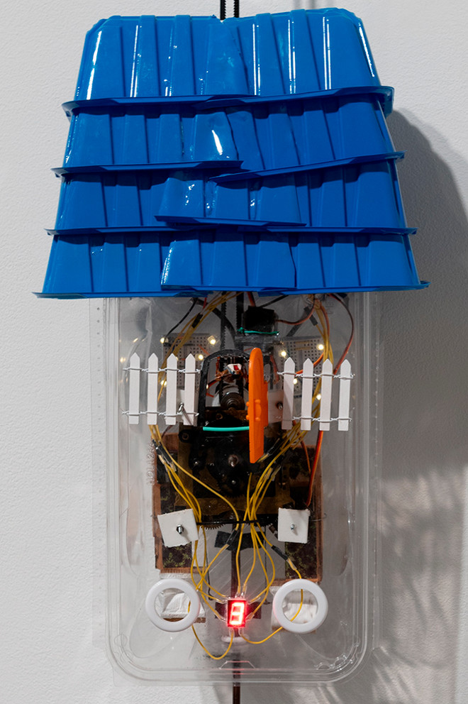 detailed look at tall sculpture