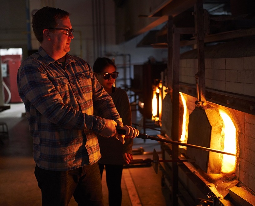 students in the hot shop