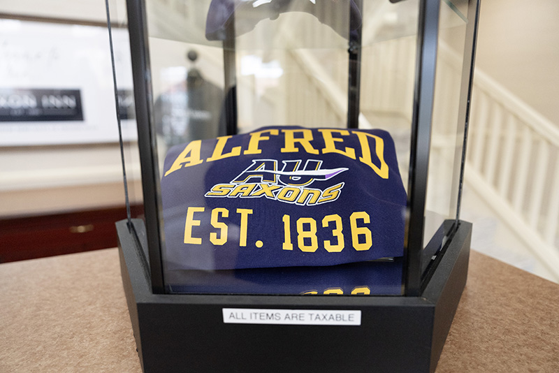 A photo of the lobby at the Saxon Inn